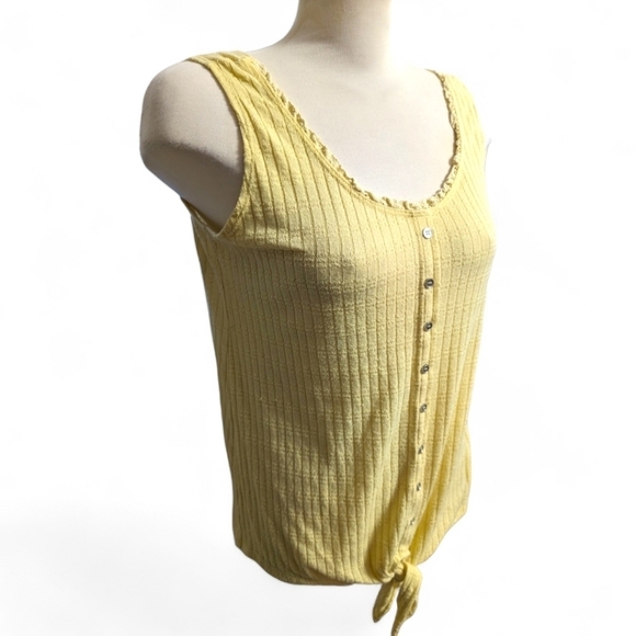 MyStyle | Buttery Yellow Faux Buttondown Sleeveless Top - Picture 3 of 9
